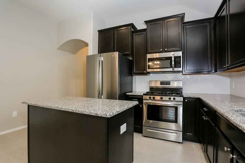 1104 Bight Ct - Photo 7 of 16