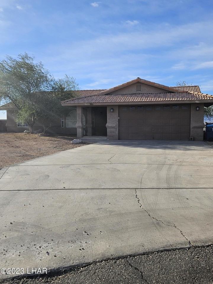 961 Southwind Ln - Photo 2 of 22