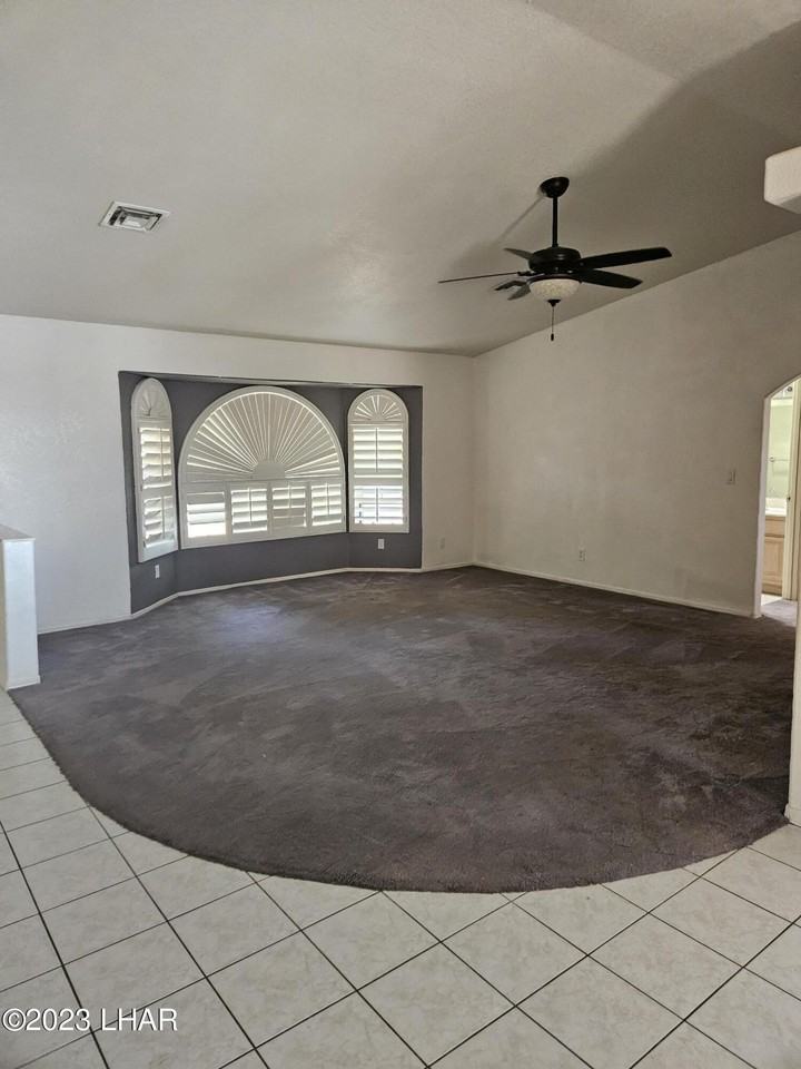 961 Southwind Ln - Photo 6 of 22