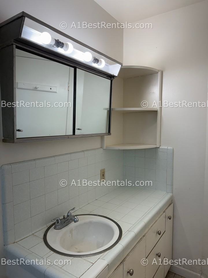 5355 Yosemite Blvd #1 - Photo 5 of 11