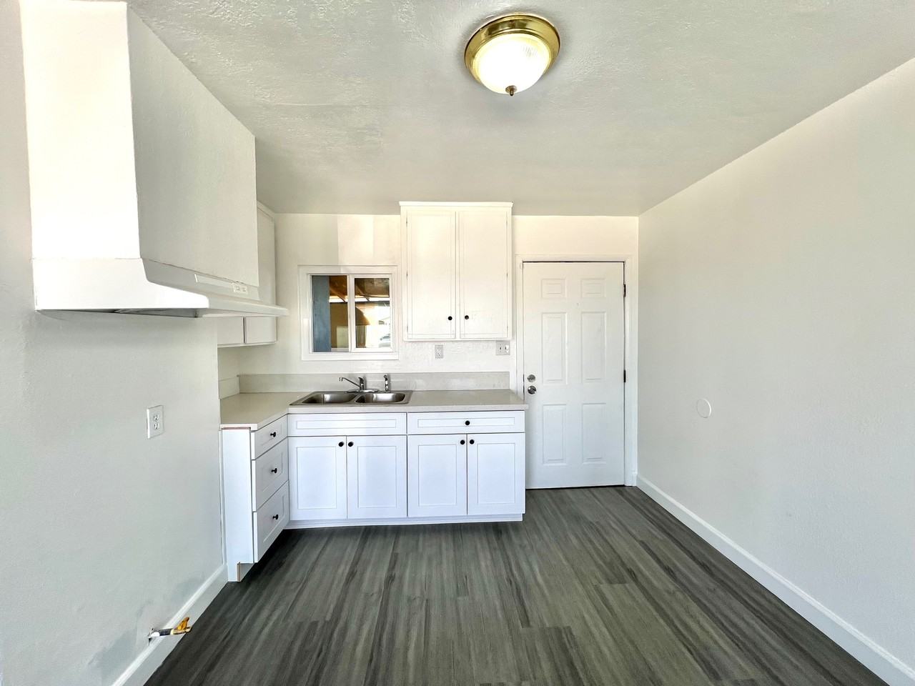 11841 Brockman Ave #1 - Photo 7 of 13