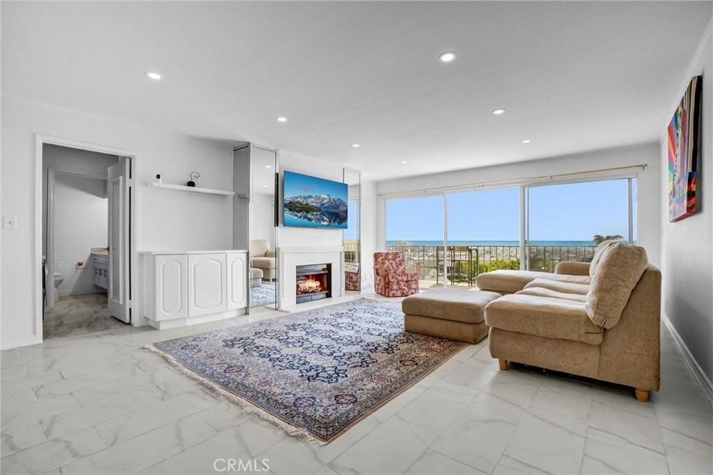 101 Scholz Plz #224 - Photo 3 of 23