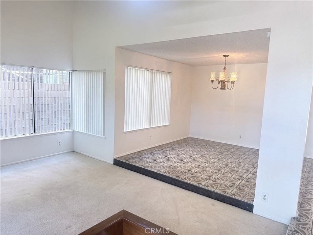 46 Christamon W - Photo 4 of 11