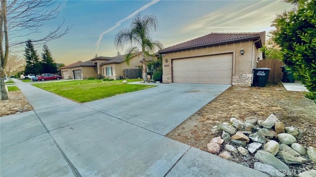 2403 N Crowe St - Photo 4 of 14