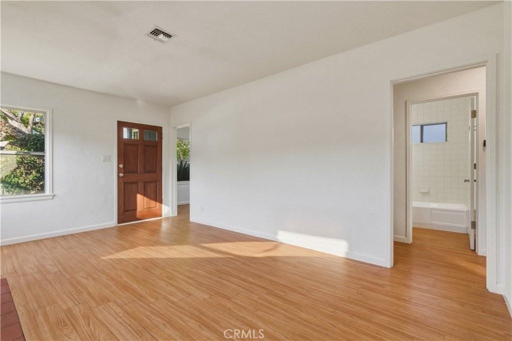 1112 N Naomi St - Photo 7 of 18