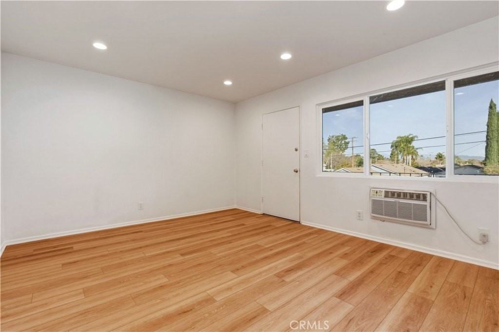 22862 15th St - Photo 3 of 16