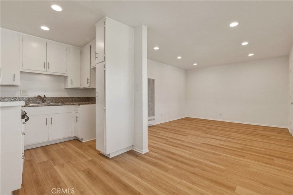 22862 15th St - Photo 5 of 16