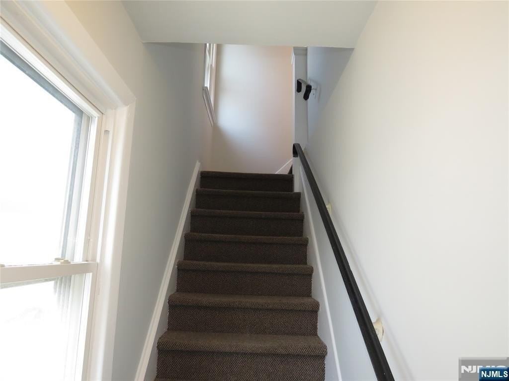 11 Louis St 2nd Fl - Photo 3 of 19