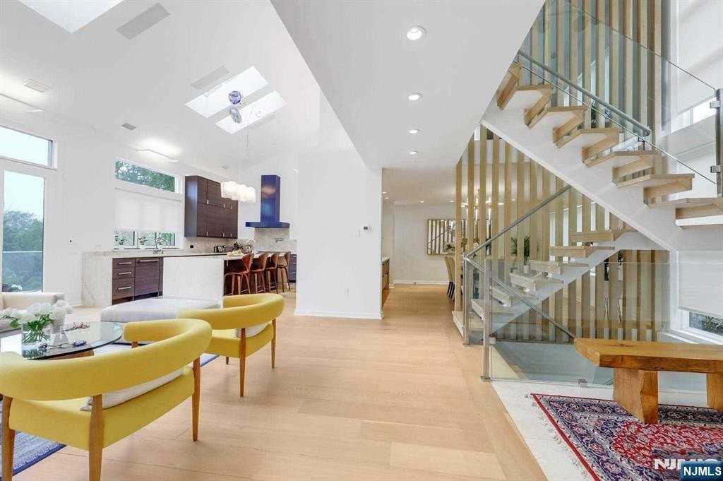 170 Brayton St - Photo 3 of 36