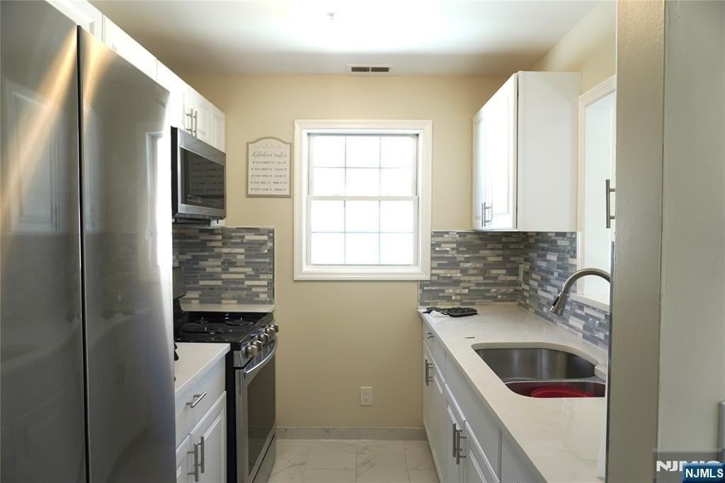 399 S 6th St - Photo 4 of 15