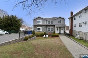 featured image of 174 Burns Ave