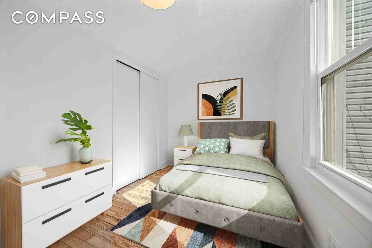 137 Bedford Ave - Photo 6 of 13