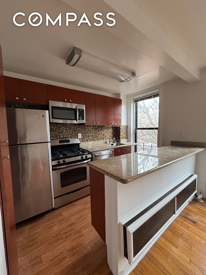 119 6th Ave #3 - Photo 4 of 8