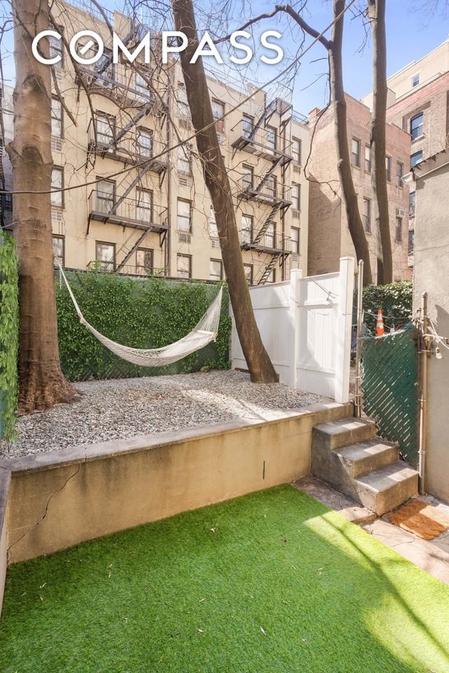 228 E 81st St #1A - Photo 2 of 5