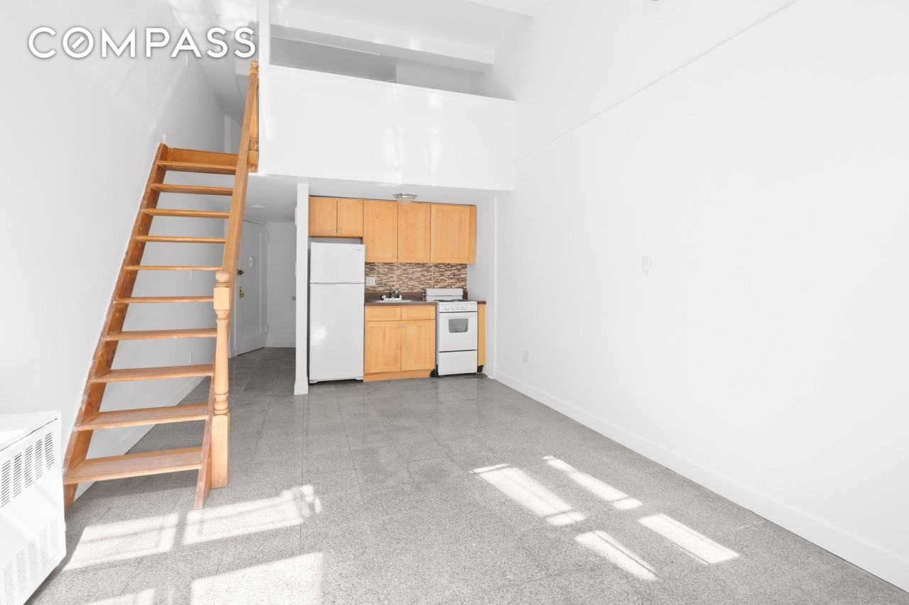 228 E 81st St #1A - Photo 3 of 5