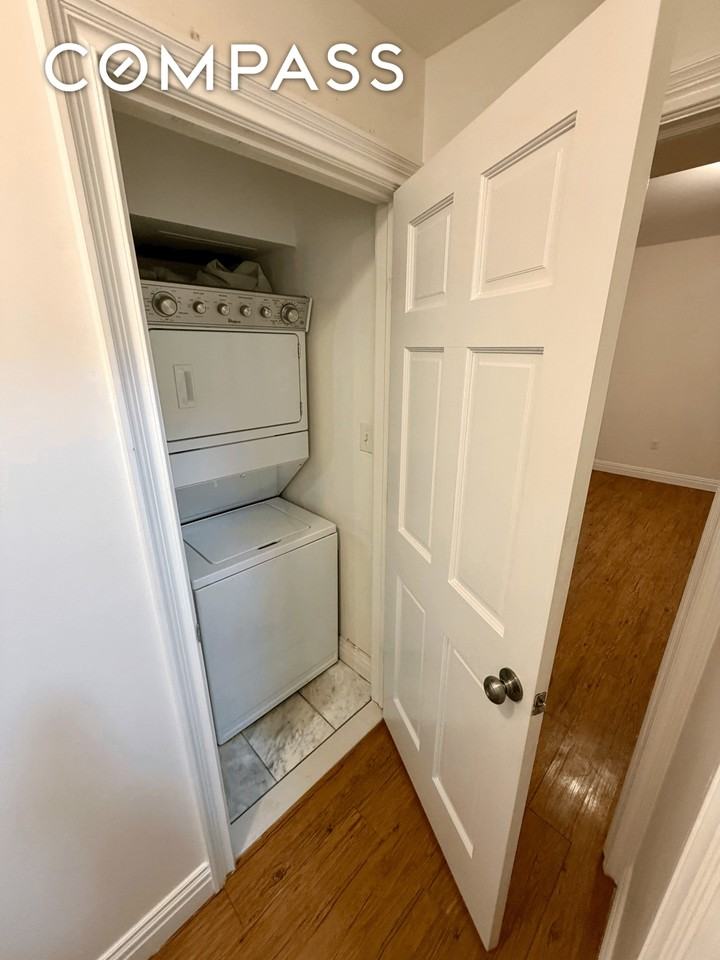 278 Alexander Ave #1 - Photo 4 of 6