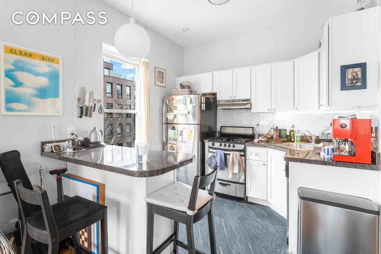 258 Halsey St #3 - Photo 5 of 9