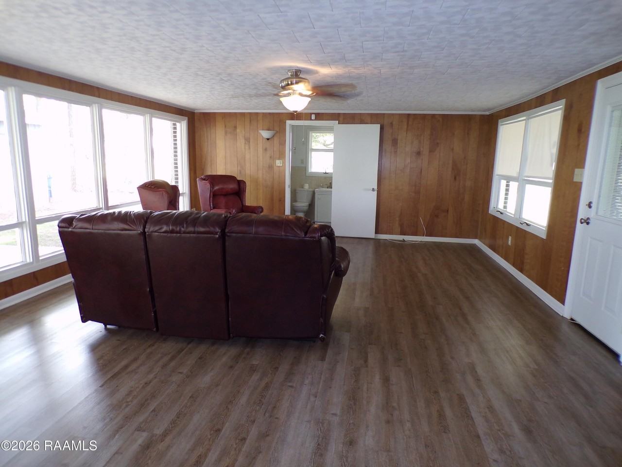 208 Thoroughbred Dr - Photo 6 of 20