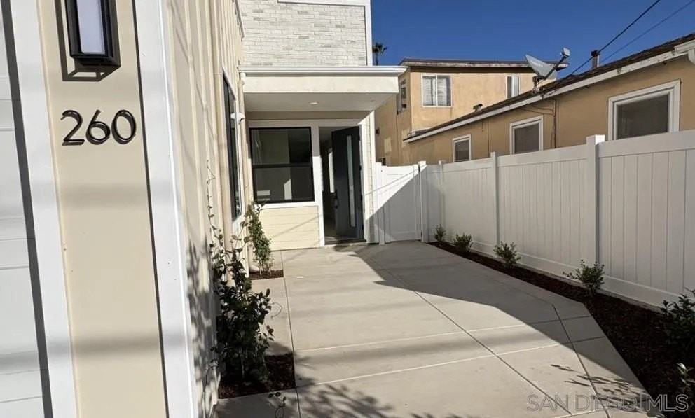 260 Donax Ave