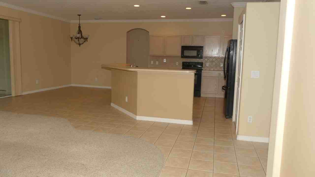 1831 Barrington Cir - Photo 3 of 14