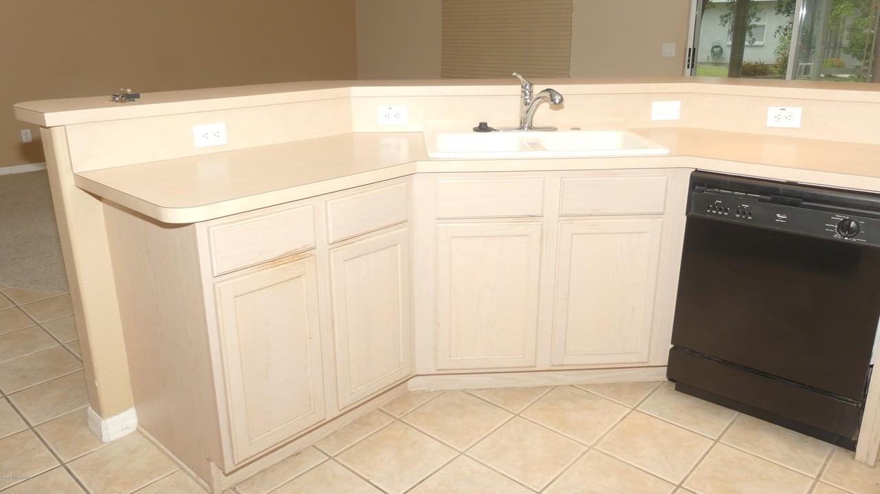 1831 Barrington Cir - Photo 7 of 14