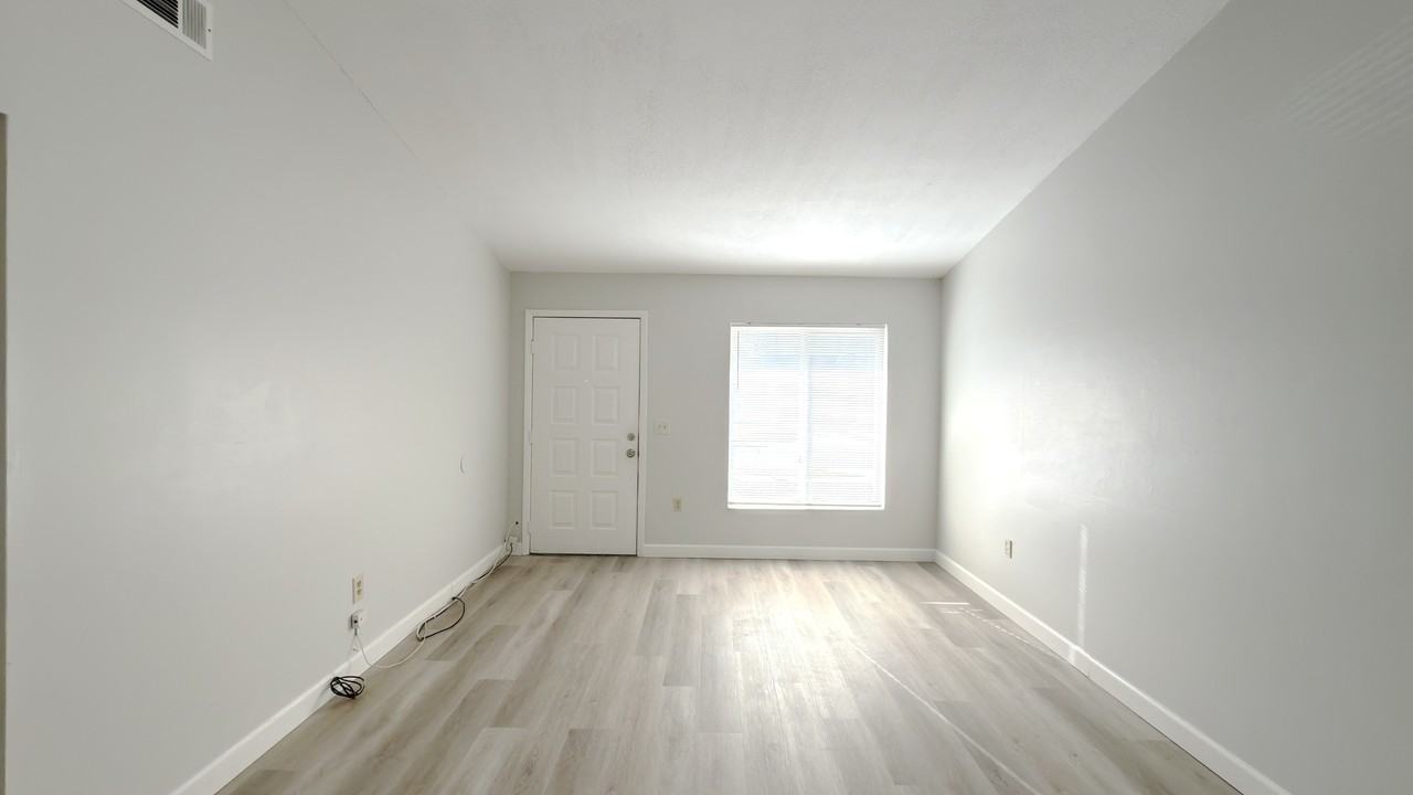 2733 Coral Reef Drive - 1 #1 - Photo 2 of 9
