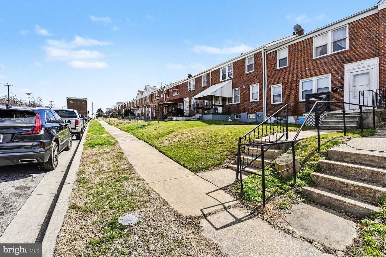 1329 TAYLOR Avenue unit: Upstairs - Photo 3 of 20