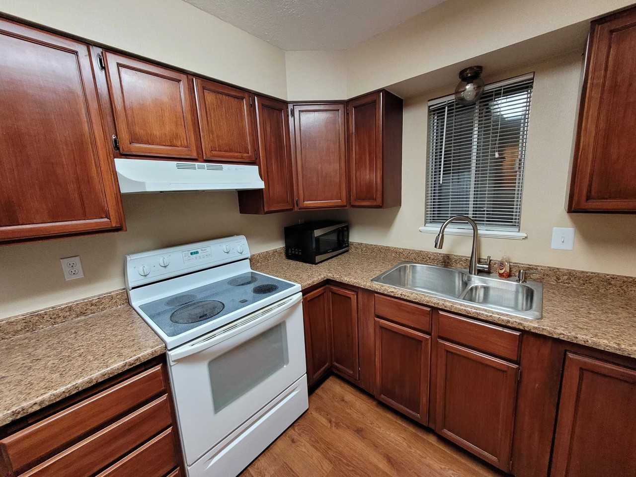 115 W 1100 N - Photo 4 of 13