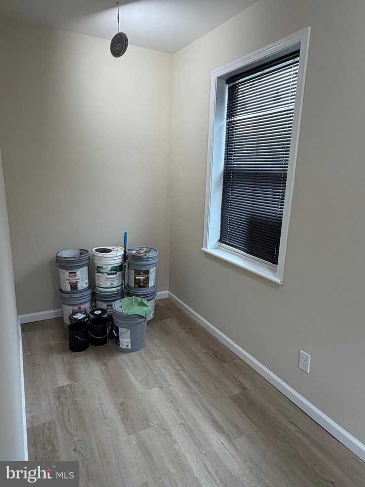 7112 Yocum St - Photo 3 of 17