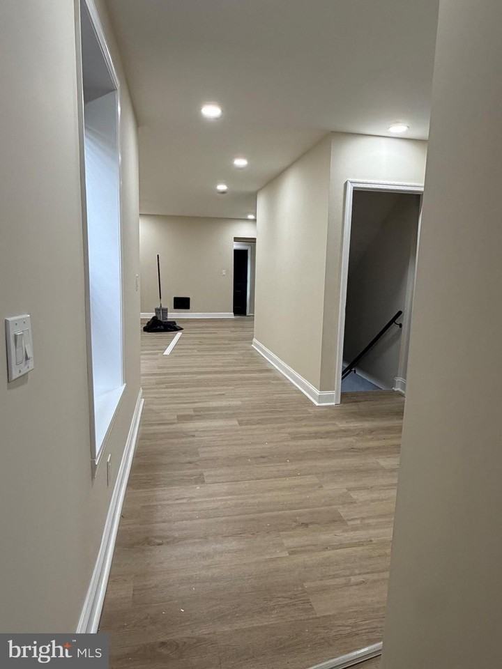 7112 Yocum St - Photo 6 of 17