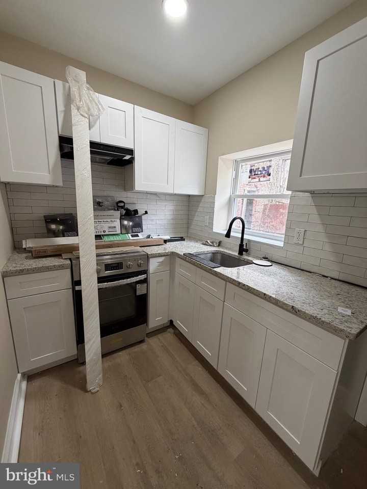 7112 Yocum St - Photo 7 of 17