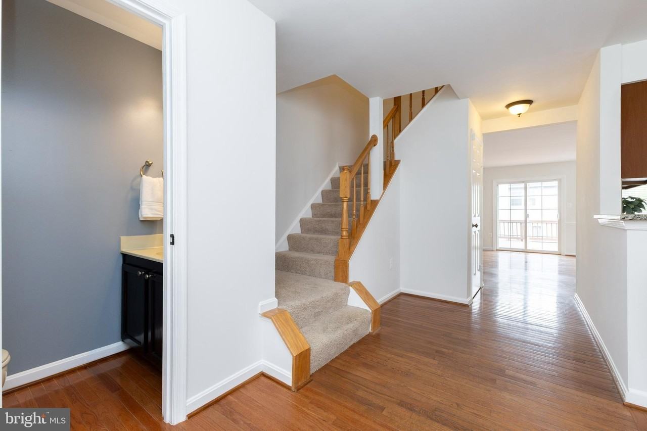 6751 Jenny Leigh Ct - Photo 2 of 26