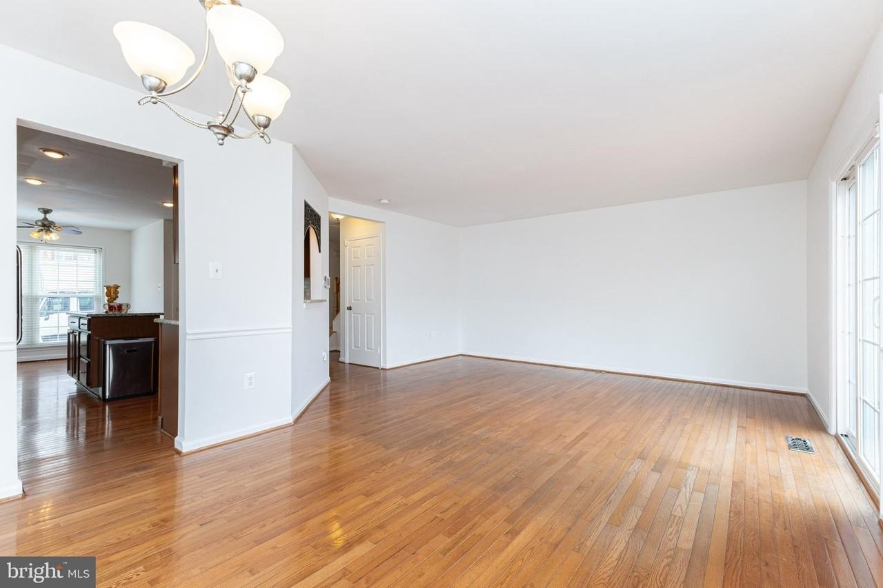 6751 Jenny Leigh Ct - Photo 7 of 26