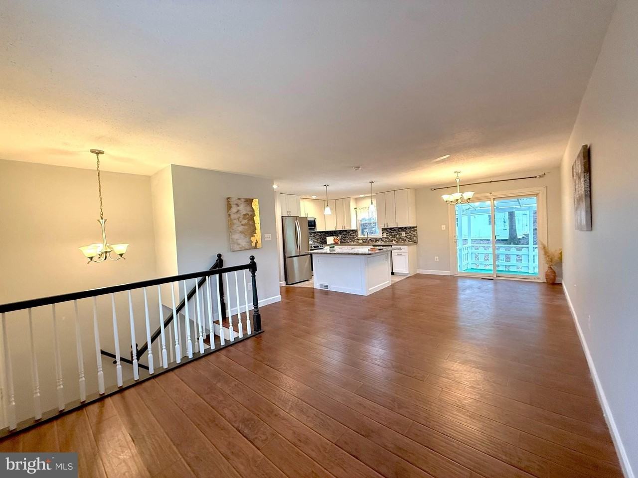 4959 Linsey Ct - Photo 4 of 35