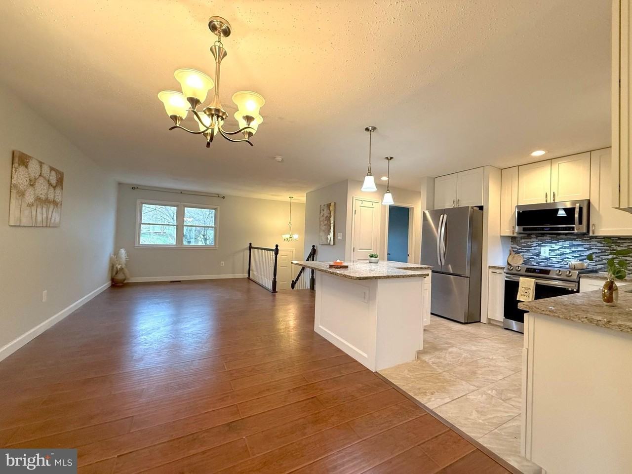 4959 Linsey Ct - Photo 5 of 35