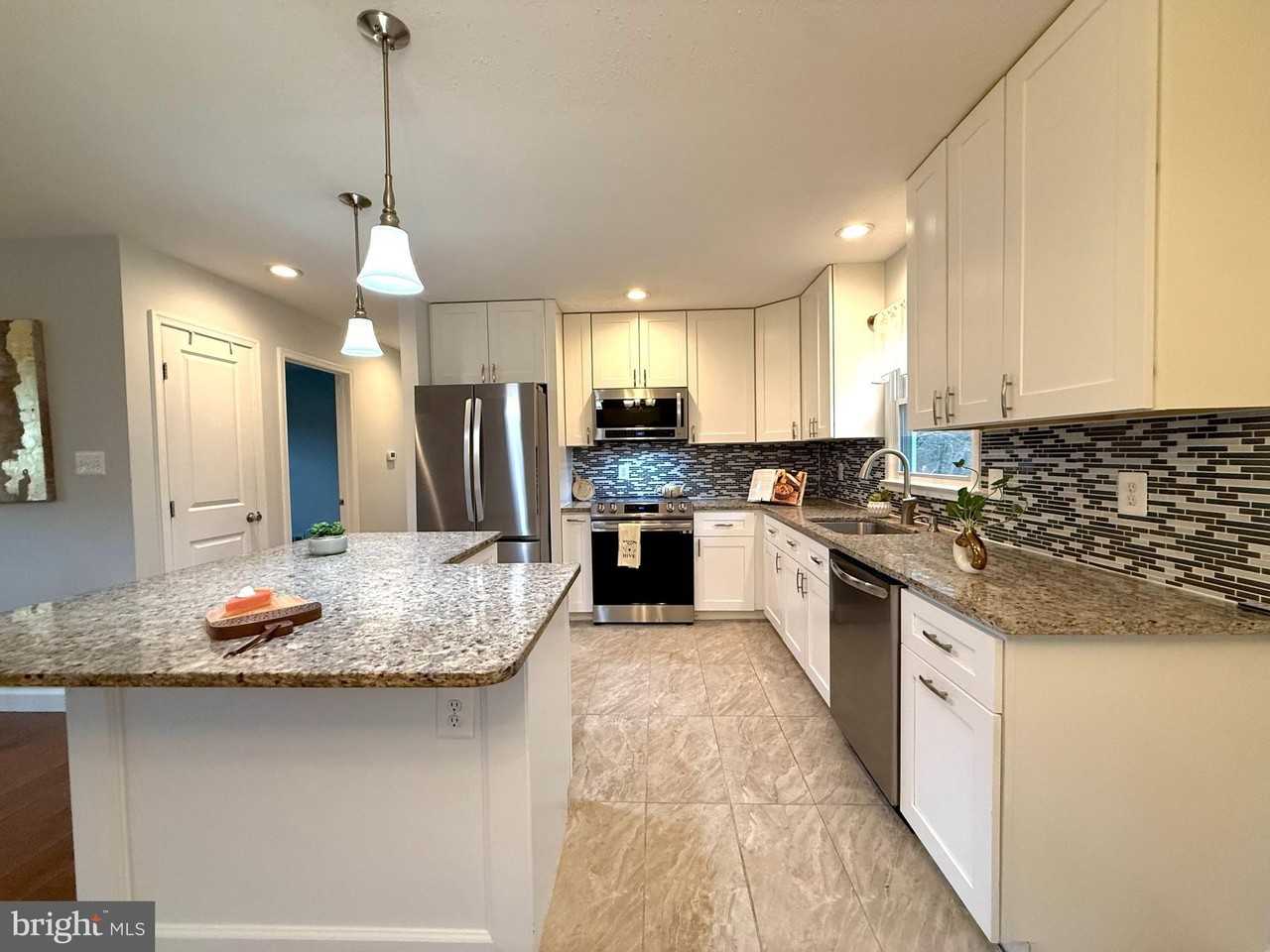 4959 Linsey Ct - Photo 7 of 35