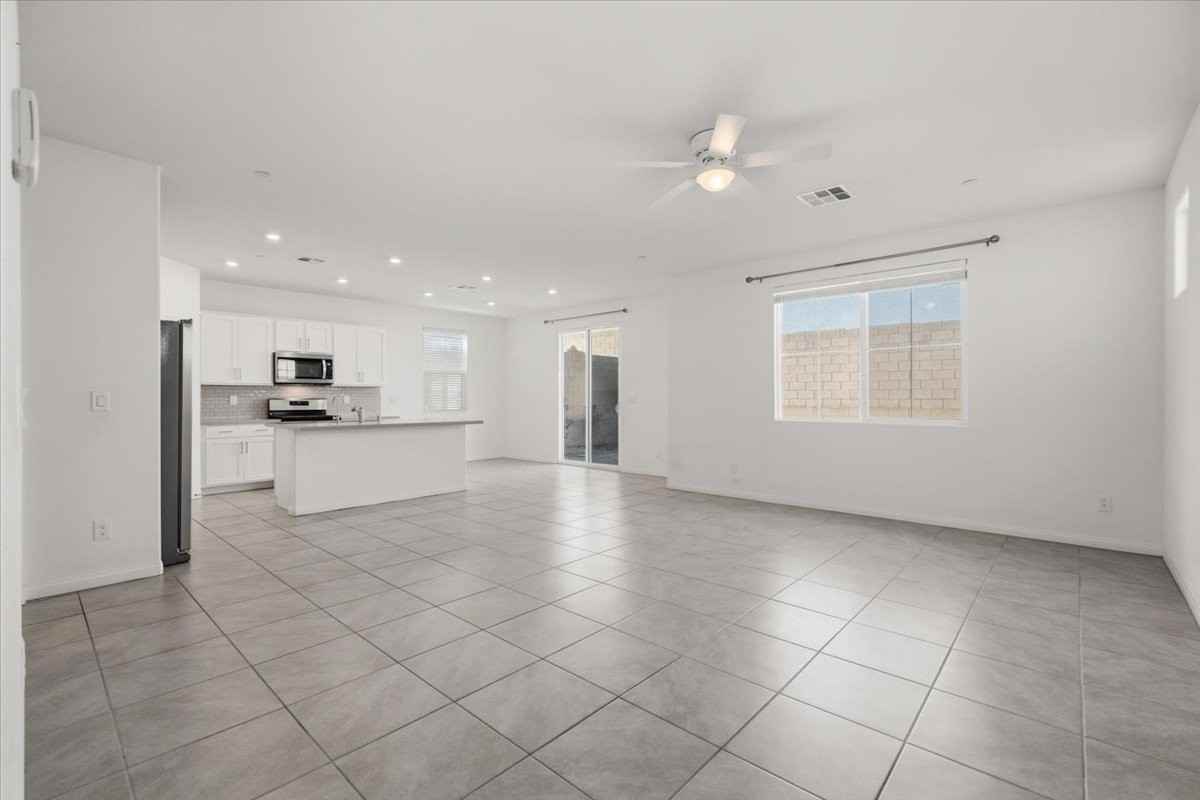 10920 Oregano Ave #1 - Photo 4 of 19