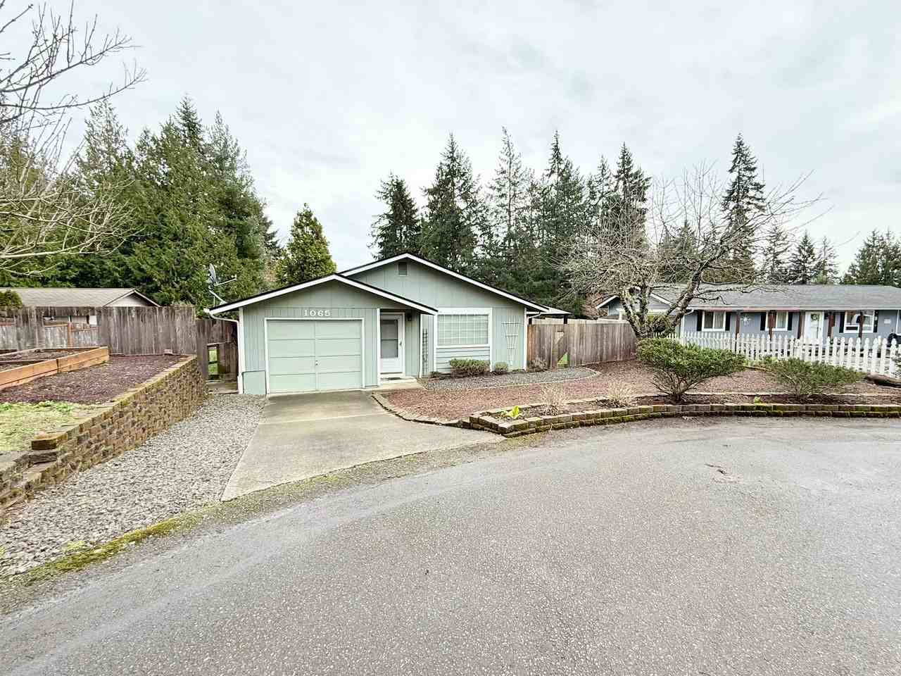 1065 Megan Ct E - Photo 2 of 19
