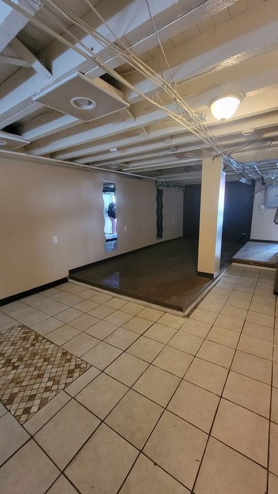 6933 Stenton Ave - Photo 7 of 14