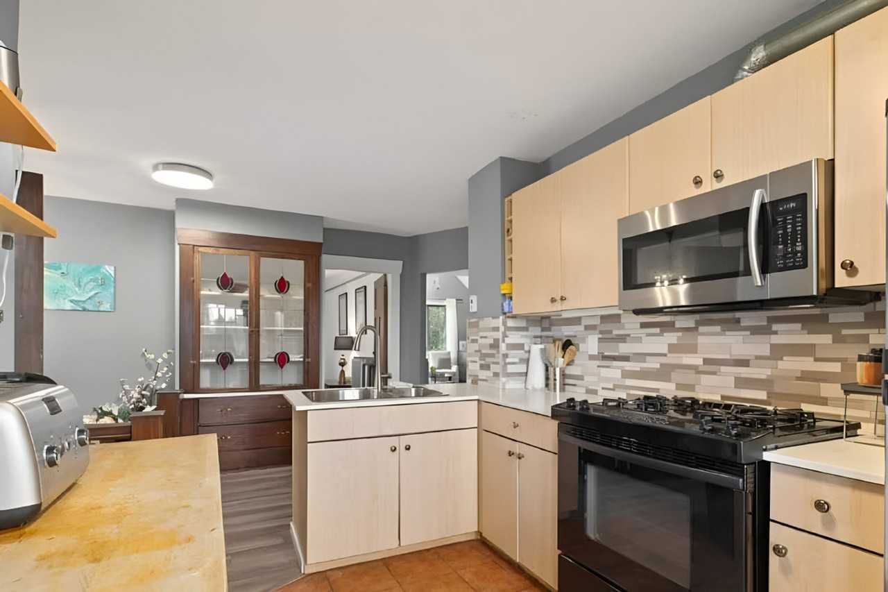 2029 Collingwood St #1051859P - Photo 4 of 14