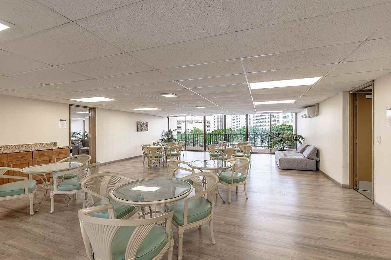 411 Hobron Ln #1327718P - Photo 5 of 28