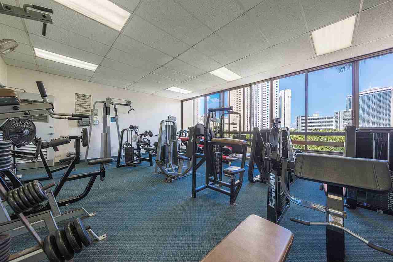 411 Hobron Ln #1327718P - Photo 6 of 28