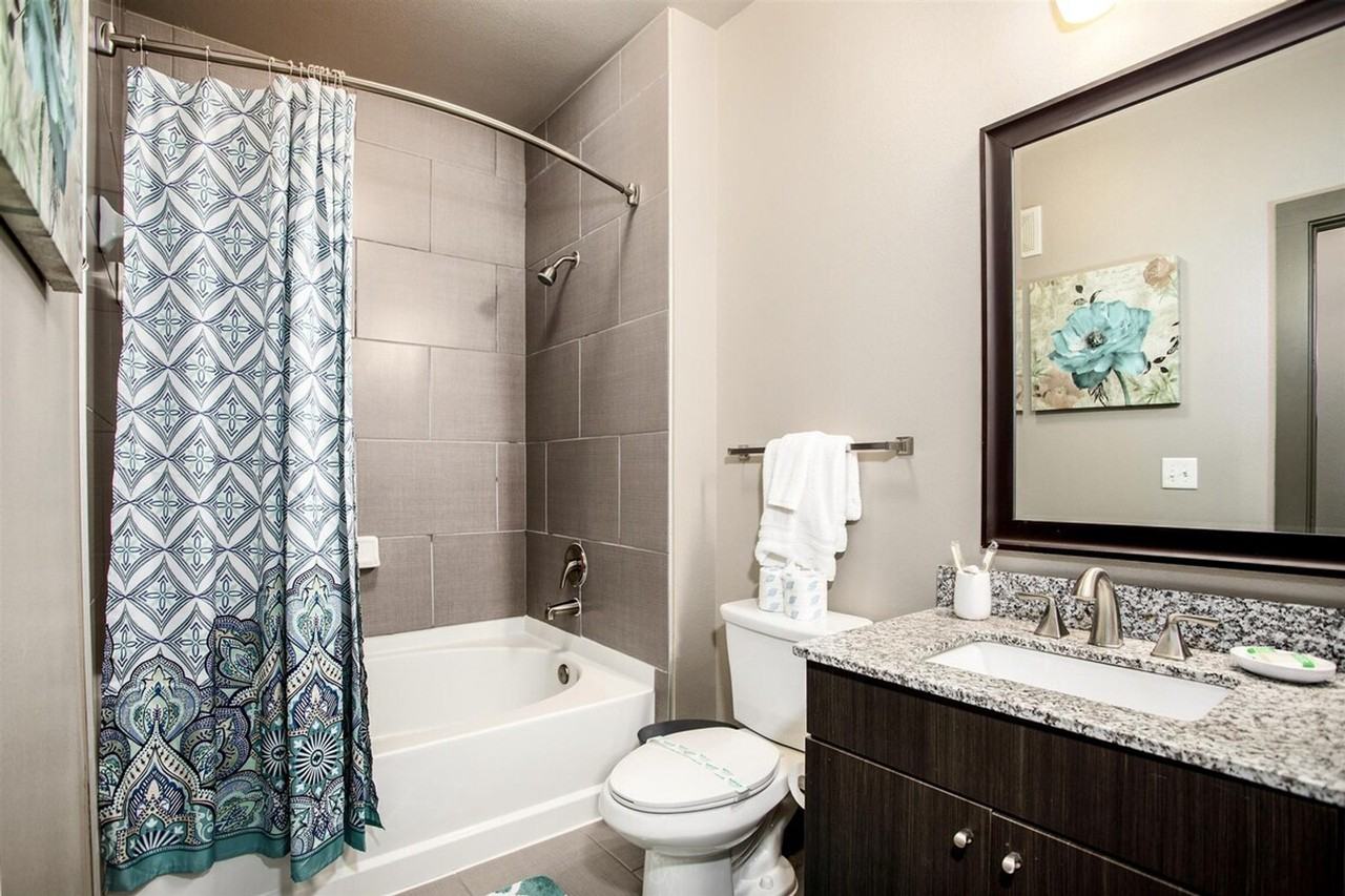 1504 Braeswood Blvd #1359153P - Photo 7 of 9