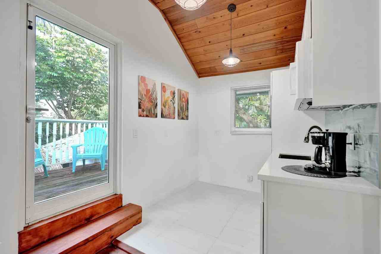 1115 Southwest 4th Street - Photo 6 of 50