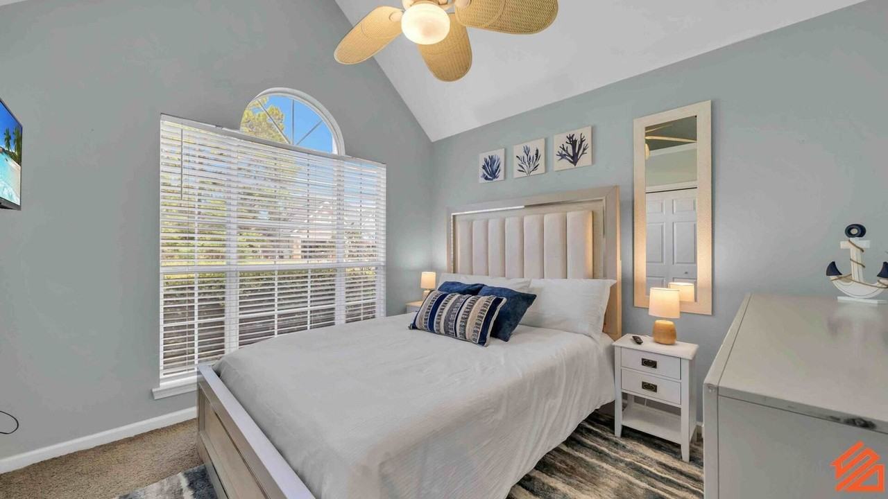 111 Hidden Lakes Dr #1502028P - Photo 4 of 33