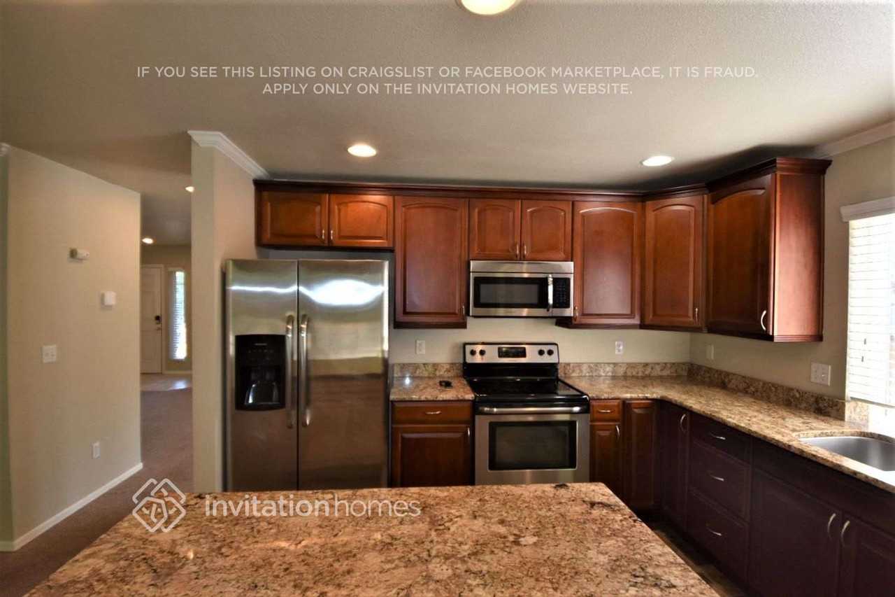 18604 94th Street Ct E - Photo 4 of 12