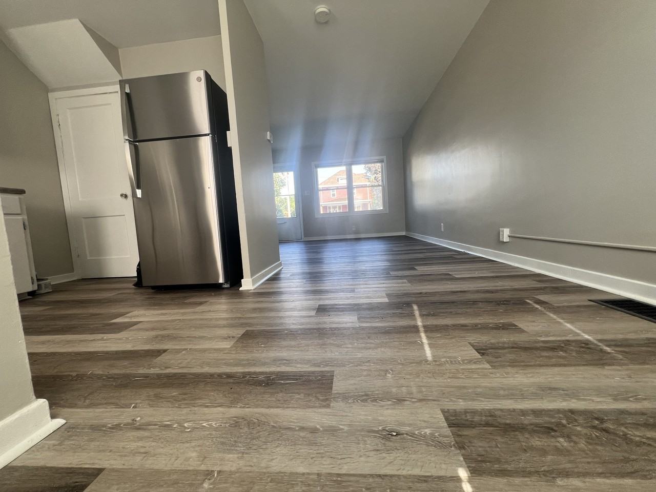 124 Locust Street - Photo 7 of 19