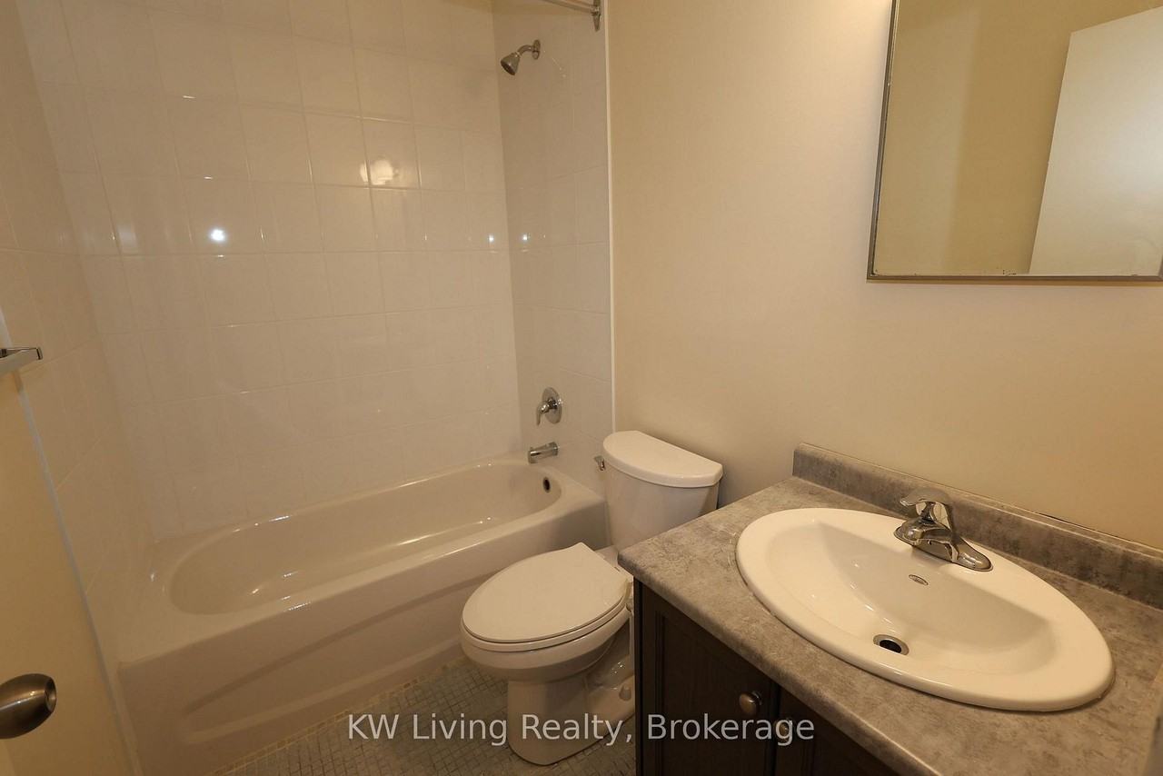 33 Central Parkway West #504 - Photo 5 of 16