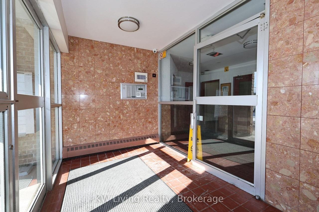 33 Central Parkway West #504 - Photo 2 of 16