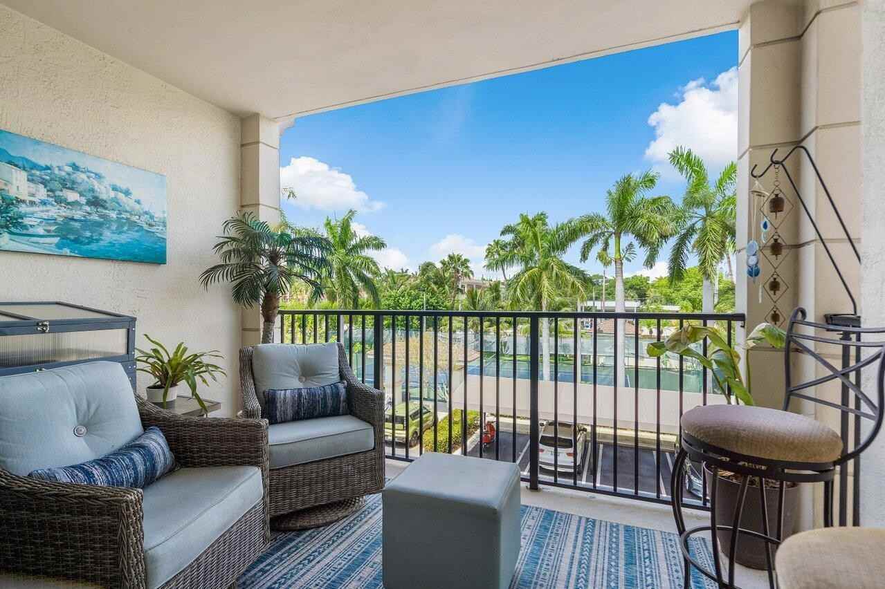 1302 Tuscany Way - Photo 4 of 38